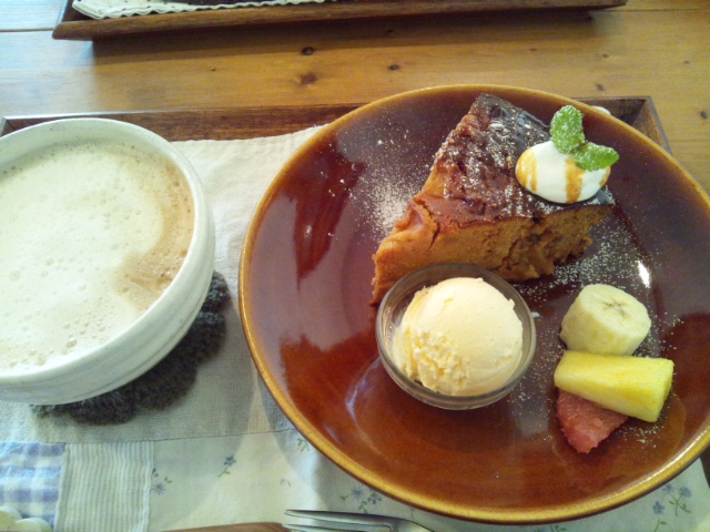 cafe C'estjoliのレポート写真1（レッツなミドル）