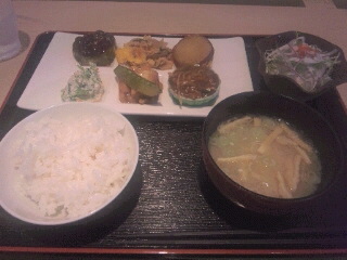 ヘルシーランチ&カフェ '50sinceのレポート写真1（める）