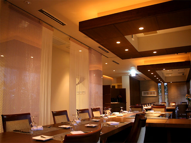 貸切は最大40名まで｜10名前後のグループなら、仲間との談笑を楽しみつつ、シェフとのやり取りも出来る、西...