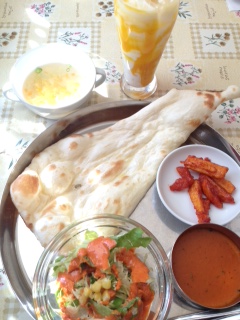 インド・ネパール料理 カンティのレポート写真1（ちょこ）