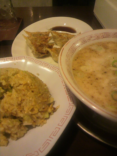 十六代目 哲麺 大垣上面店のレポート写真1（ポニョ）