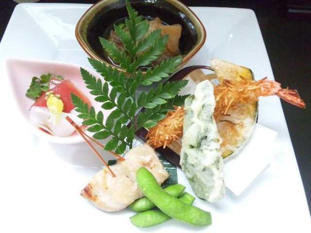 和食厨房 四葉 太郎丸店のレポート写真1（める）