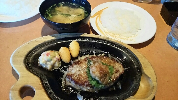 びっくりドンキー 美濃加茂店のレポート写真1（める）