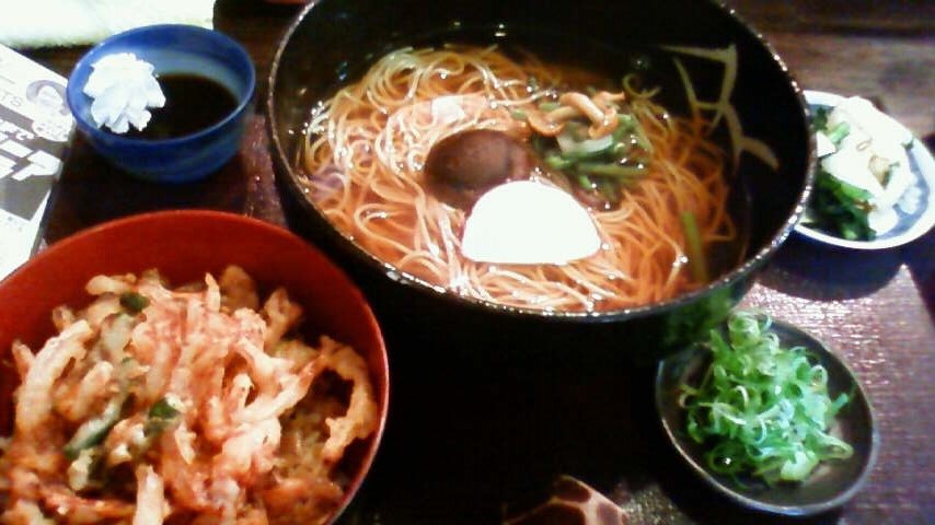 煮込みうどん たくのレポート写真1（ラッキールーラーじゃん）