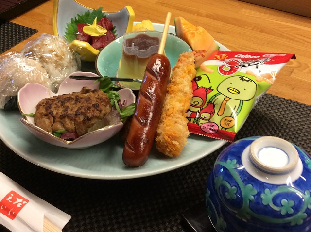 お子様ランチ(2,400円)の一例。※要予約、当日不可