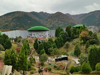 養老天命反転地のレポート写真1（にしこ）