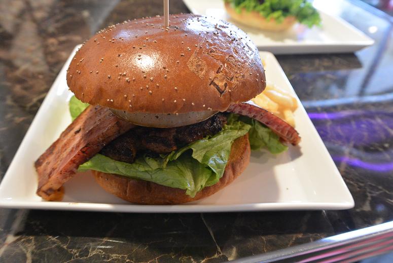 NON'S BURGER is heavenlyのレポート写真3（レッツなシニア）