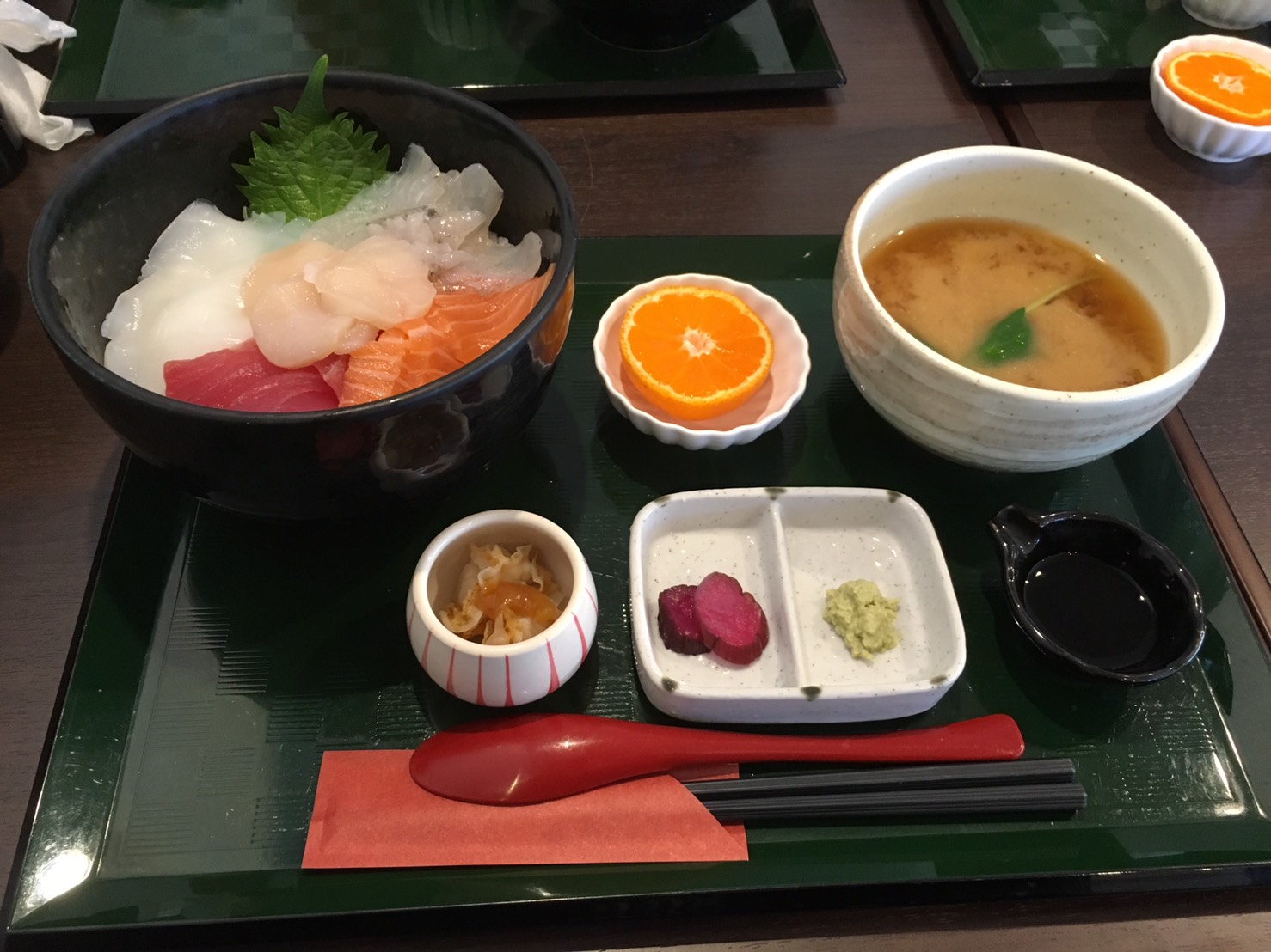 海鮮丼専門店 とっとやのレポート写真2（えころん）