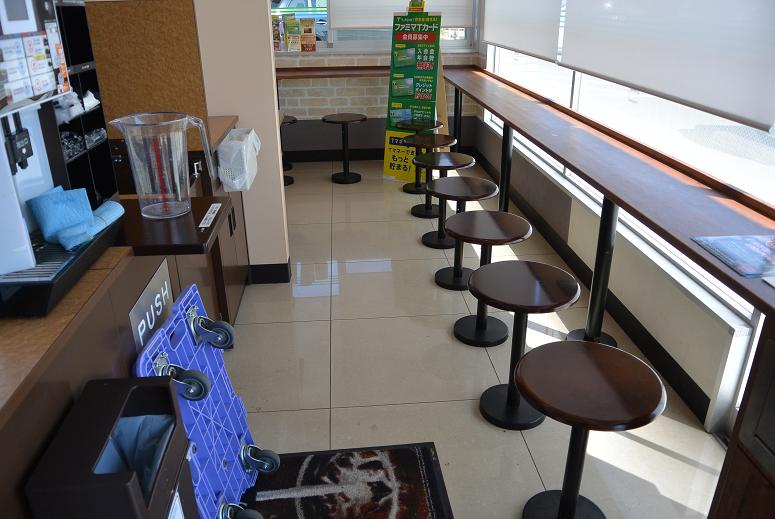 Family Mart 神戸やなぜ店のレポート写真4（レッツなシニア）