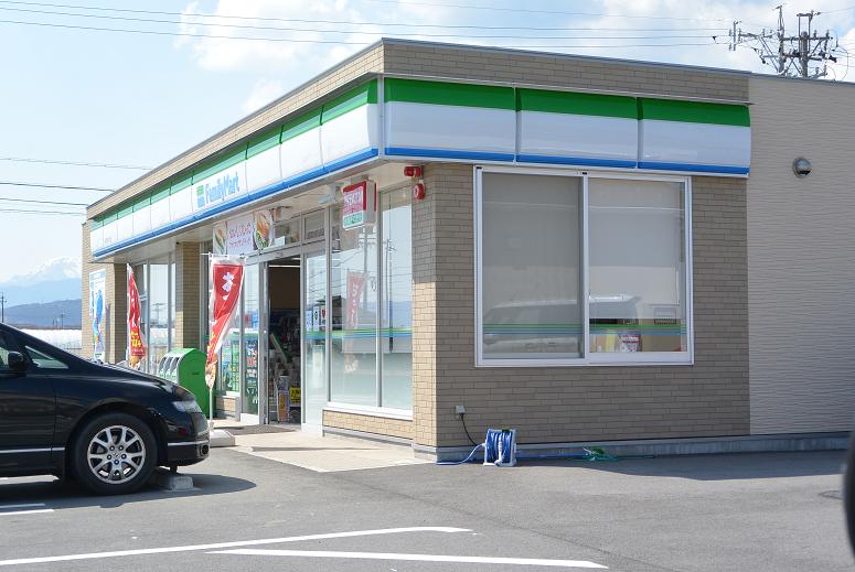Family Mart 神戸やなぜ店のレポート写真5（レッツなシニア）