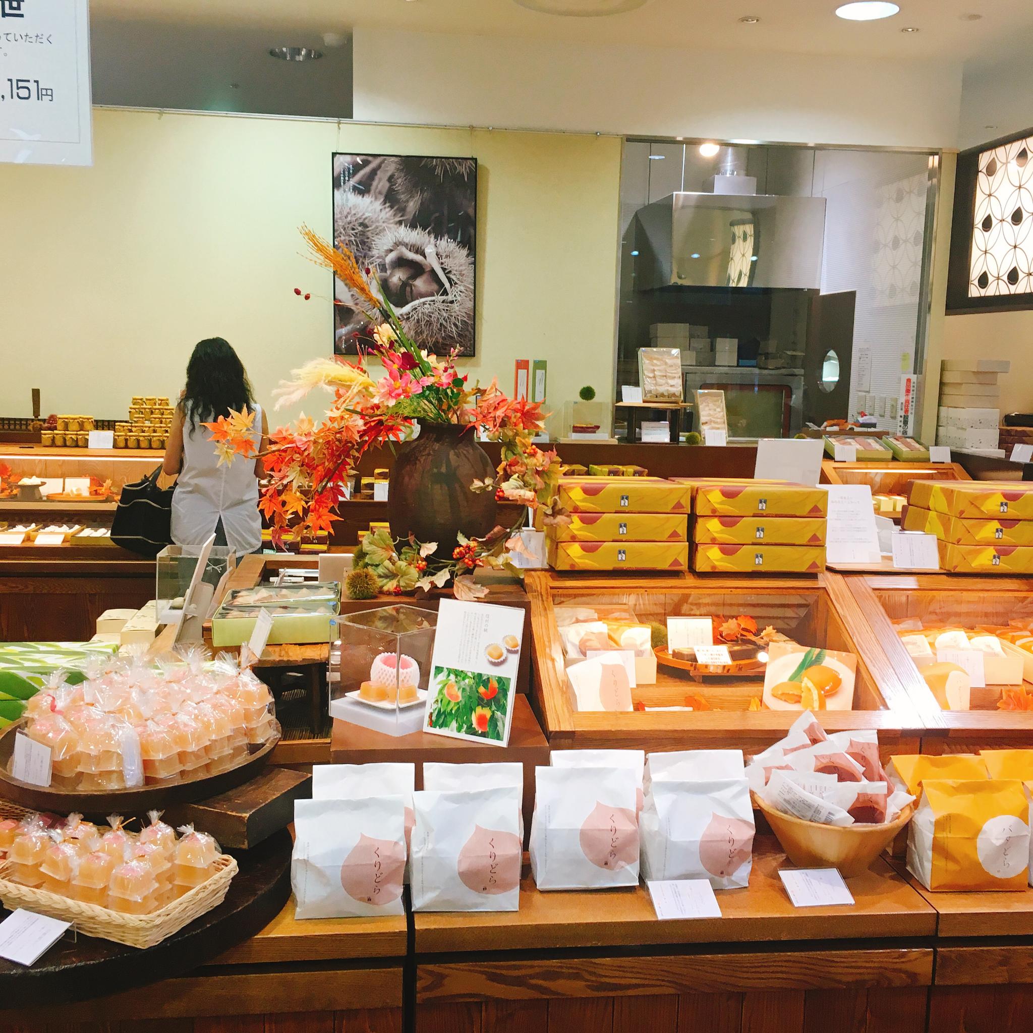 恵那川上屋 岐阜柳ケ瀬店(栗市栗座)のレポート写真2（岐阜の食いしん坊担当）