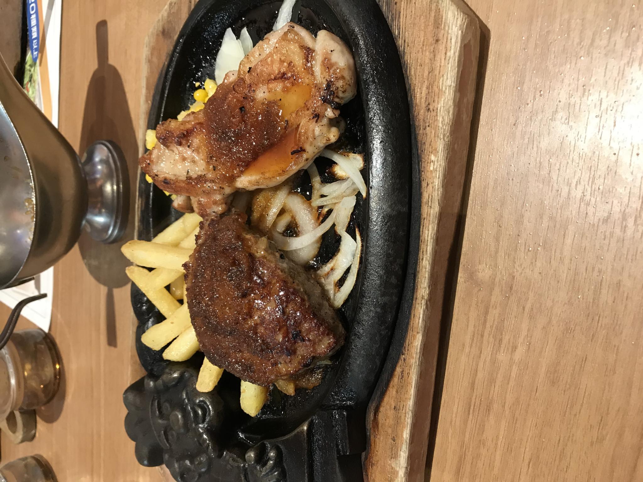 ブロンコビリー薮田店のレポート写真1（まなみ）