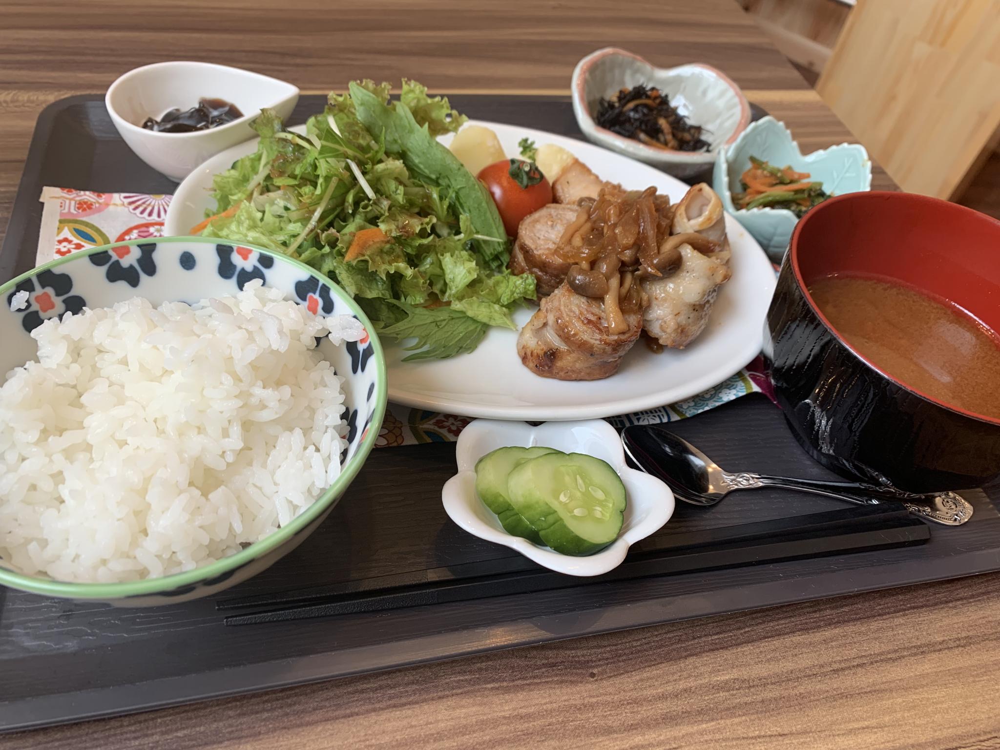 ごはん居酒屋 いろんなんのレポート写真1（ポニョ）