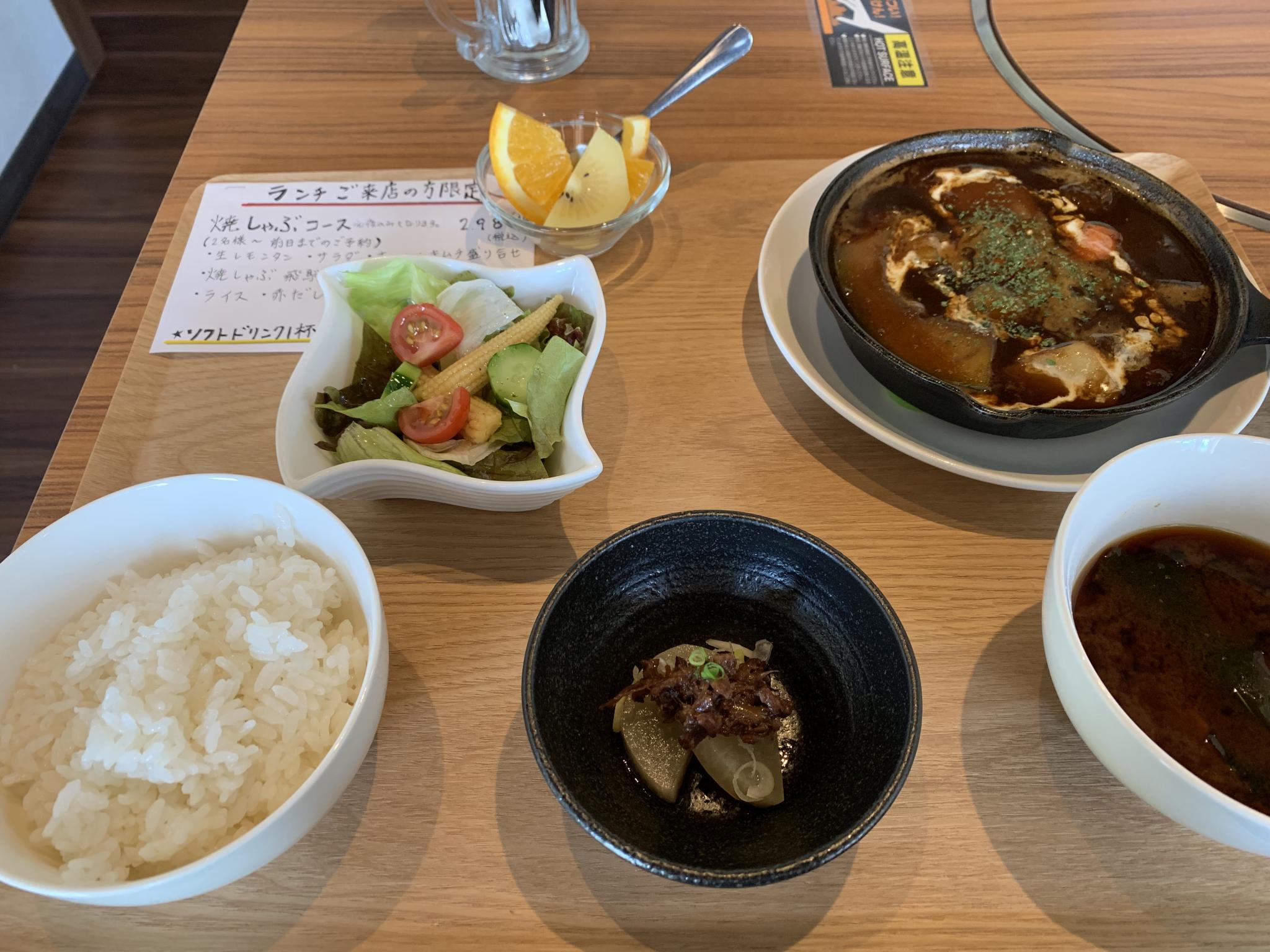 焼肉・焼しゃぶ 一夜楼のレポート写真1（ポニョ）