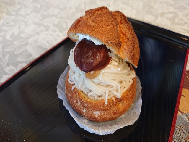 シュー麩リーム(栗三昧)…350円※9/5(土)～の販売｜栗ムース大福をモンブラン風に仕上げ渋皮付きの栗の甘露煮...