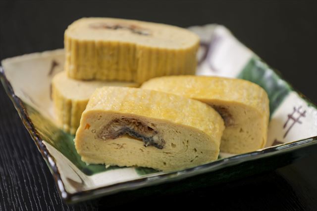 う巻き…1,400円｜焼きたてふわふわのう巻きは、ふっくらとした食感とやさしい味わい、そして鰻の風味が絶妙...