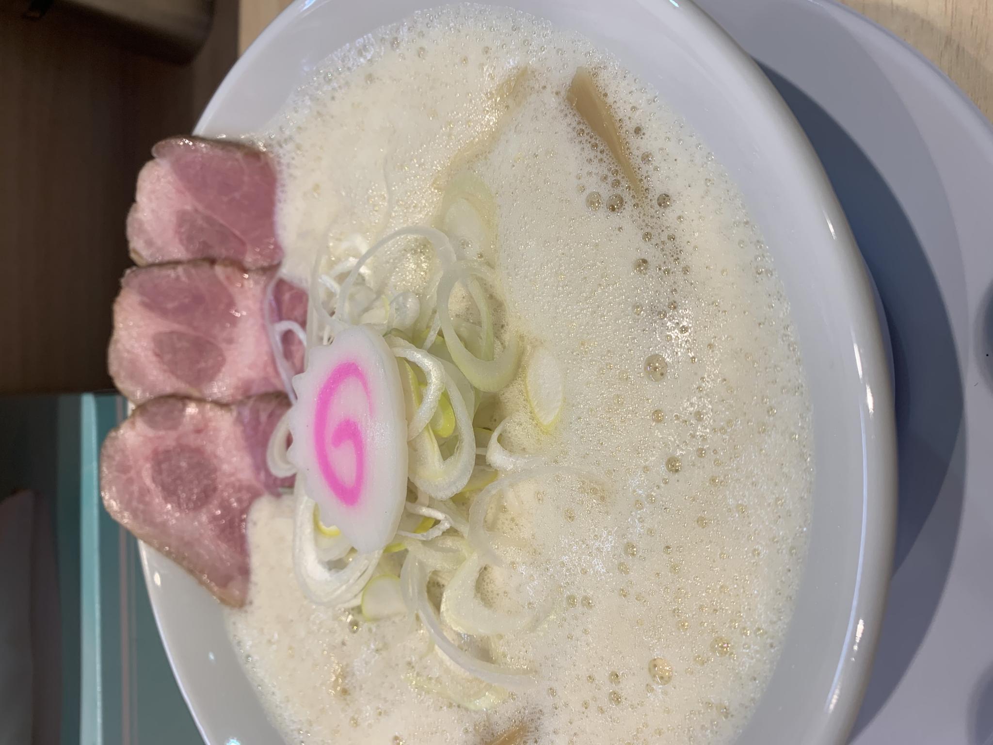 鶏そば 満つるのレポート写真1（ポニョ）