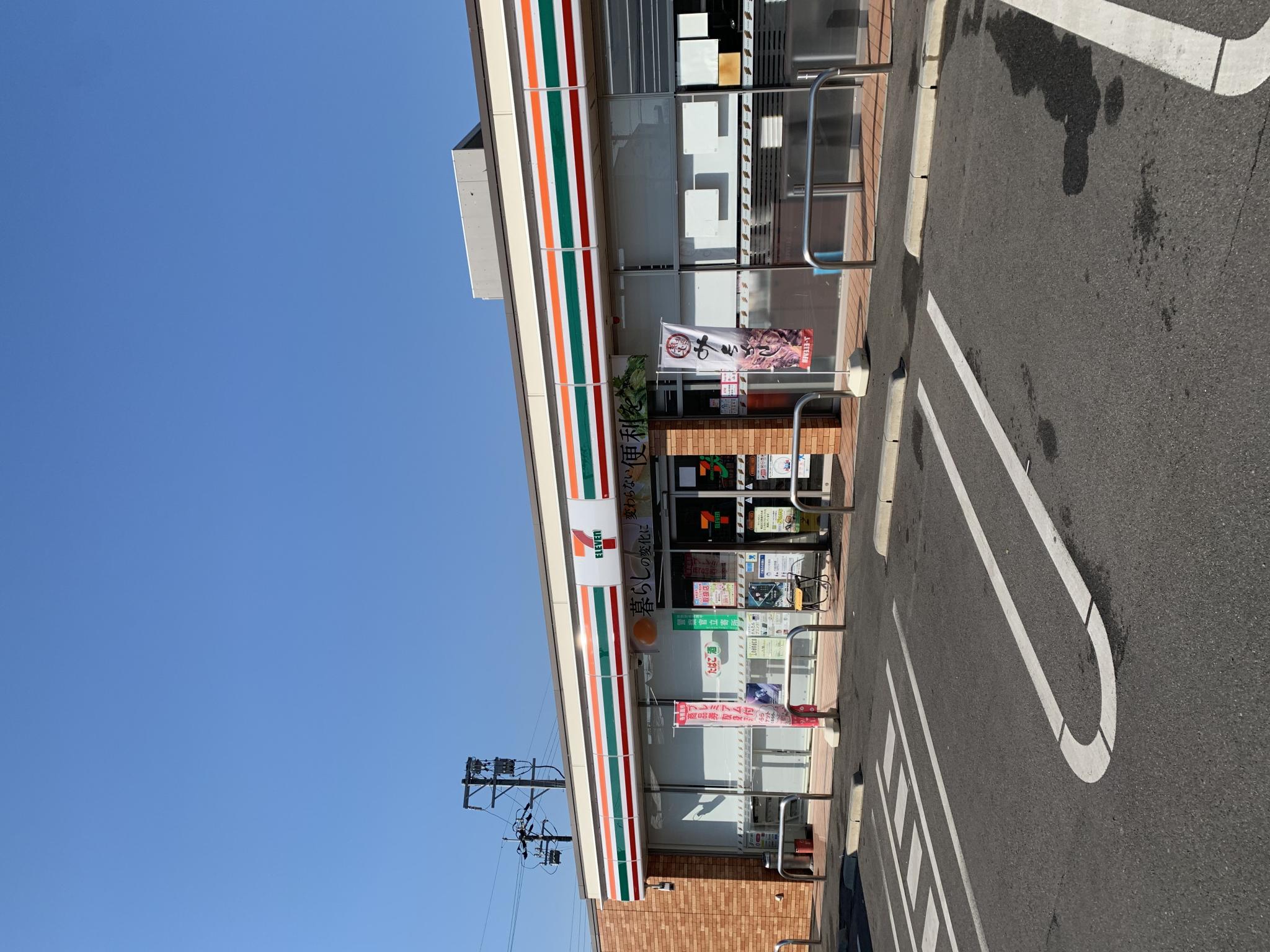 セブンイレブン各務原鵜沼三ツ池町店のレポート写真3（ポニョ）
