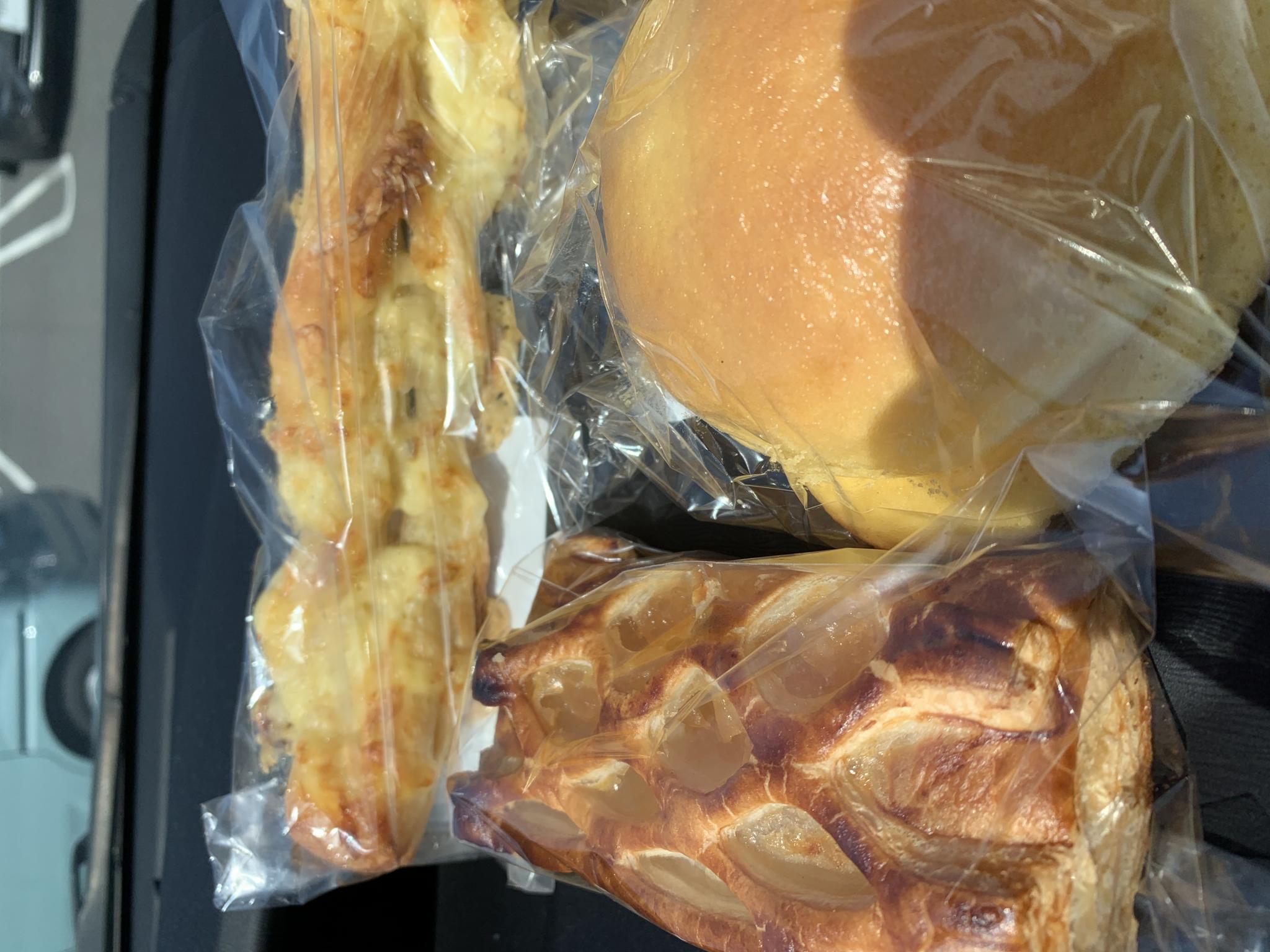 パン工場 マックスバリュ各務原那加店のレポート写真1（ポニョ）