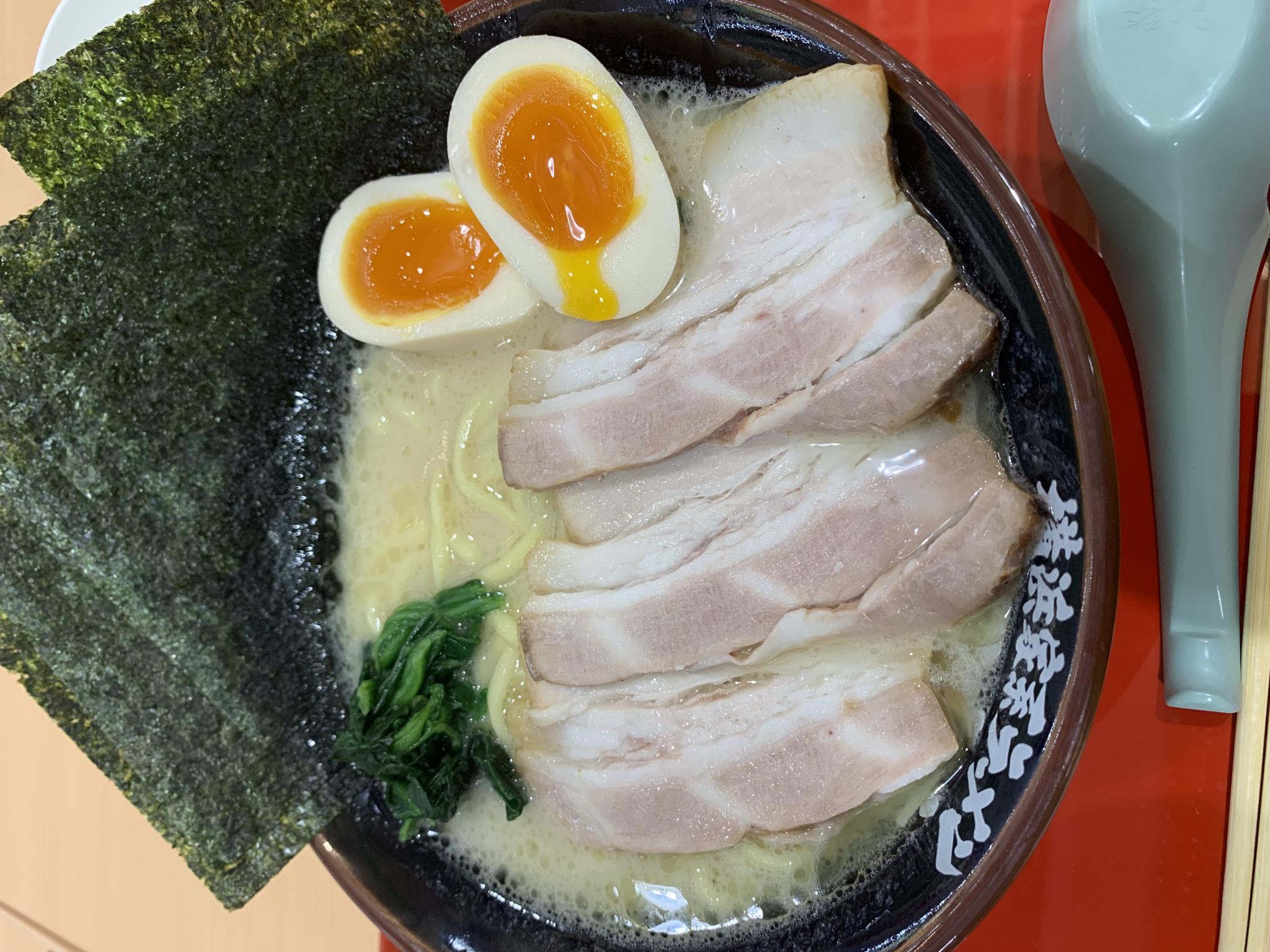 横浜家系ラーメン 丸岡商店 モレラ岐阜店のレポート写真1（ポニョ）