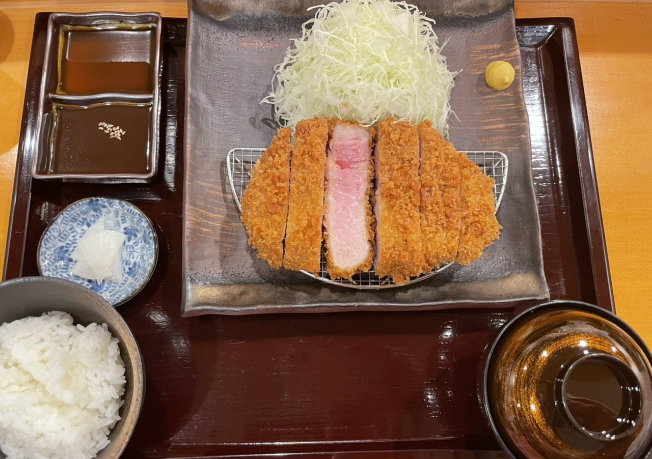とんかつの太田家のレポート写真2（結衣）