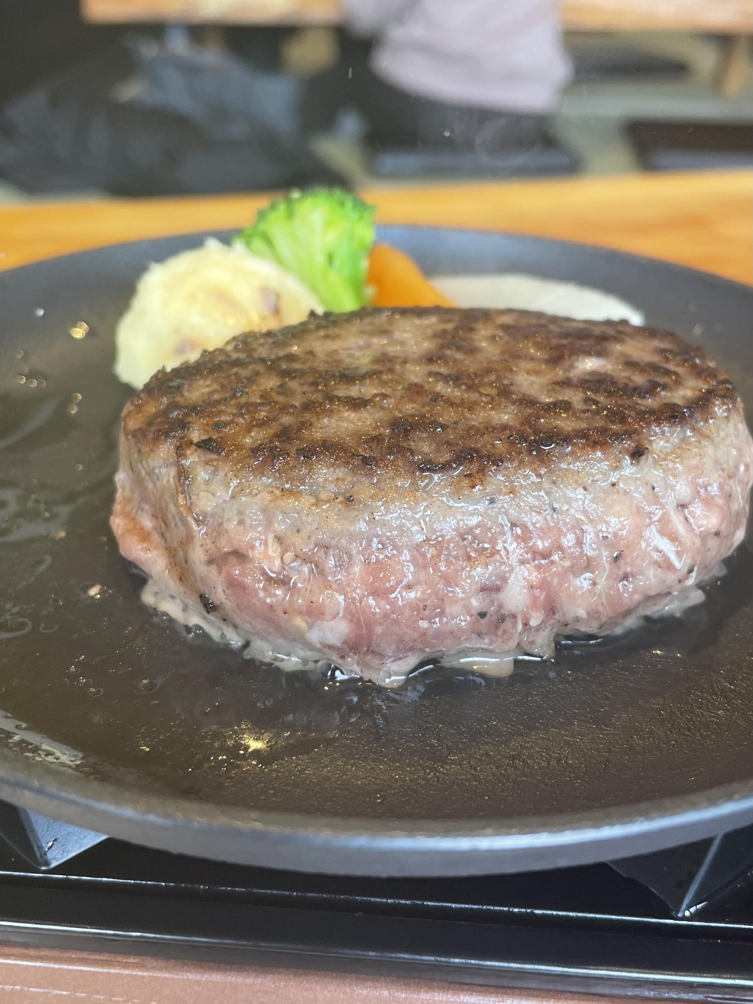 とろけるハンバーグ 福よし 岐阜長良店のレポート写真2（岐阜の食いしん坊担当）