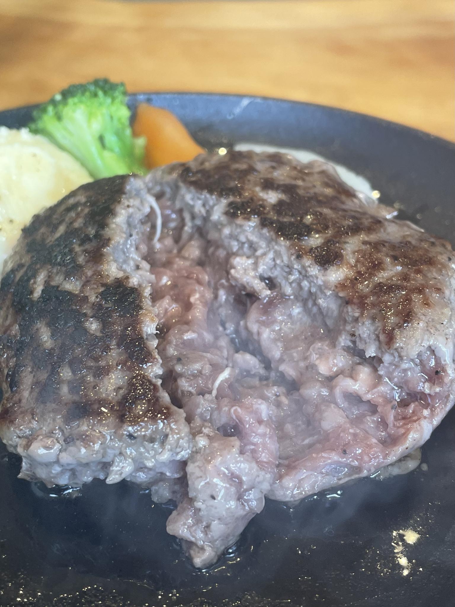 とろけるハンバーグ 福よし 岐阜長良店のレポート写真4（岐阜の食いしん坊担当）