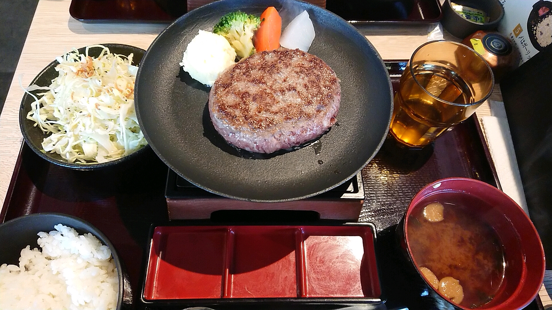 とろけるハンバーグ 福よし 岐阜長良店のレポート写真1（ヨゼ）