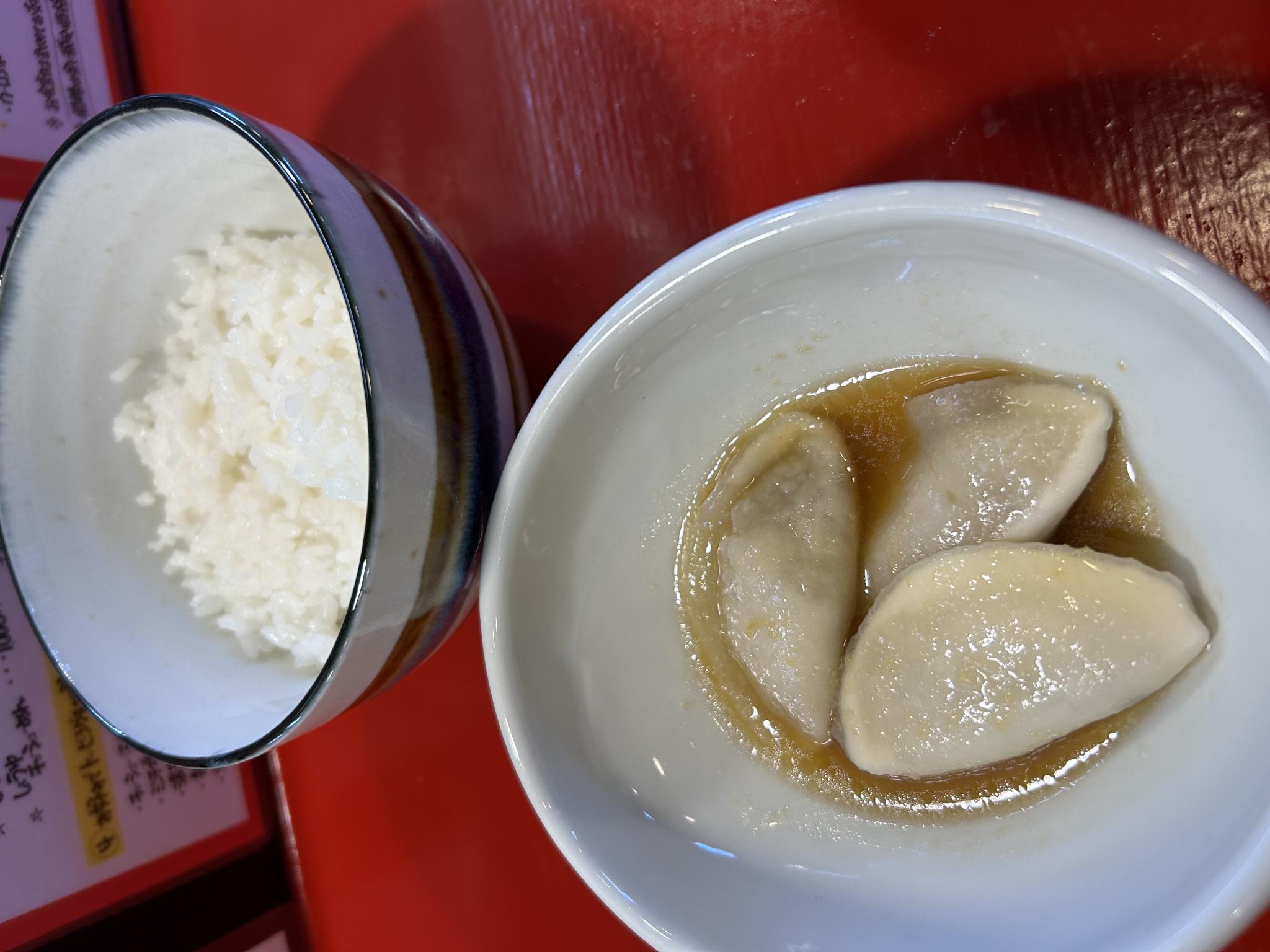 旨辛担々麺 かいえん 鶉店のレポート写真2（ポニョ）
