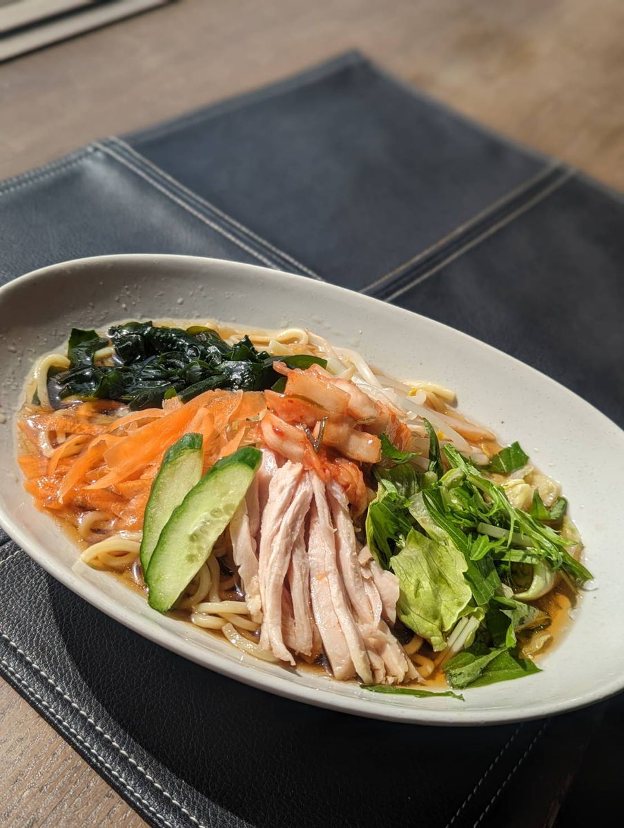 冷たいスープの冷たいラーメン…1,070円