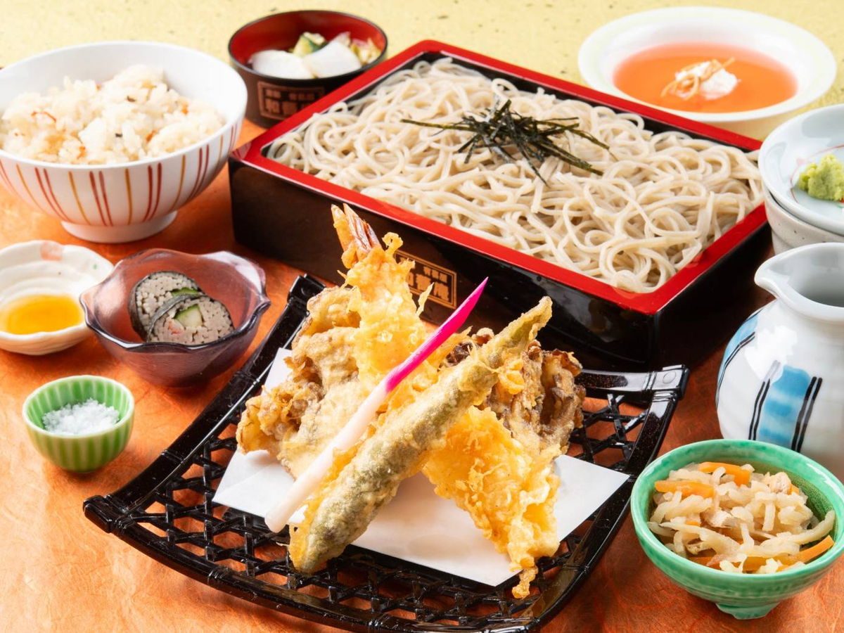 舞茸天ざる御膳…2,200円｜※ざるそばには海苔はかかっておりません。