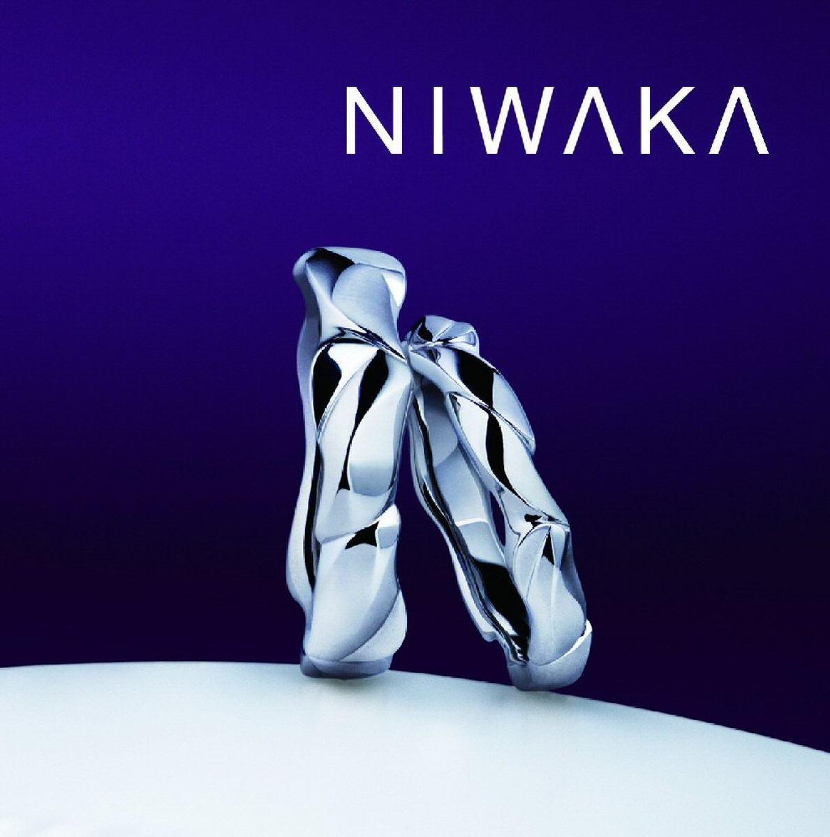 節高が気になる…という指には｜指輪の名前／梟（ふくろう）
宿る想い／さとき瞳こらし 闇の中を導く
指へ...