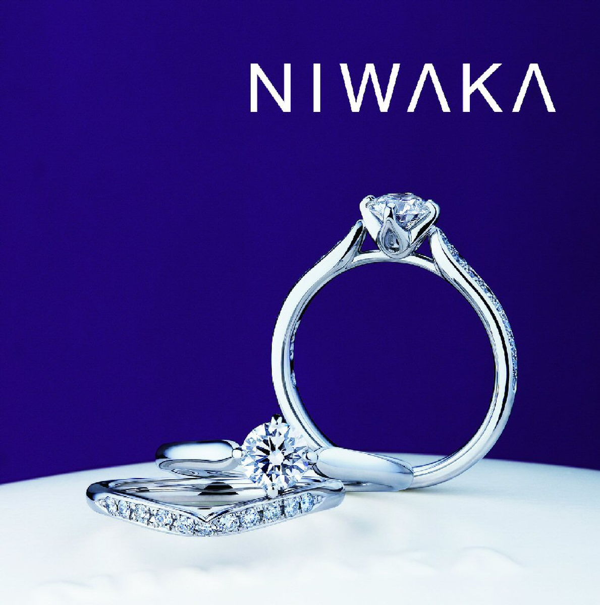 重ね着けに最適V字エタニティ｜指輪の名前／睡蓮（すいれん）
宿る想い／静かに輝く想いをつつみ込み
指へ...