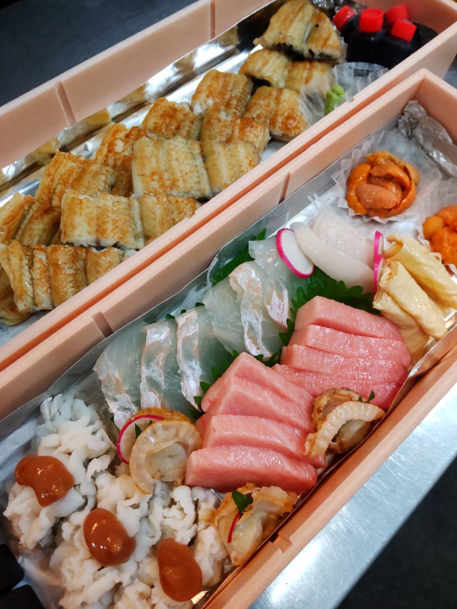 お持ち帰り料理｜うなぎ白焼きや刺身盛り合わせなど、『日和』ならではの味わいをご自宅でも堪能できる。他...