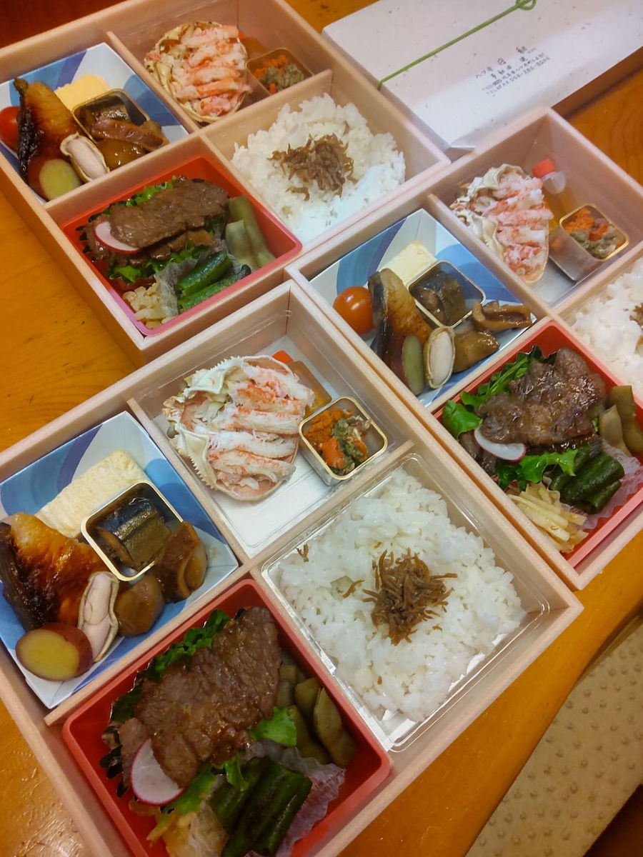 お持ち帰り折詰弁当・オードブル｜季節の食材で作る『日和』特製の折詰弁当・オードブル。旬の味覚を散りば...