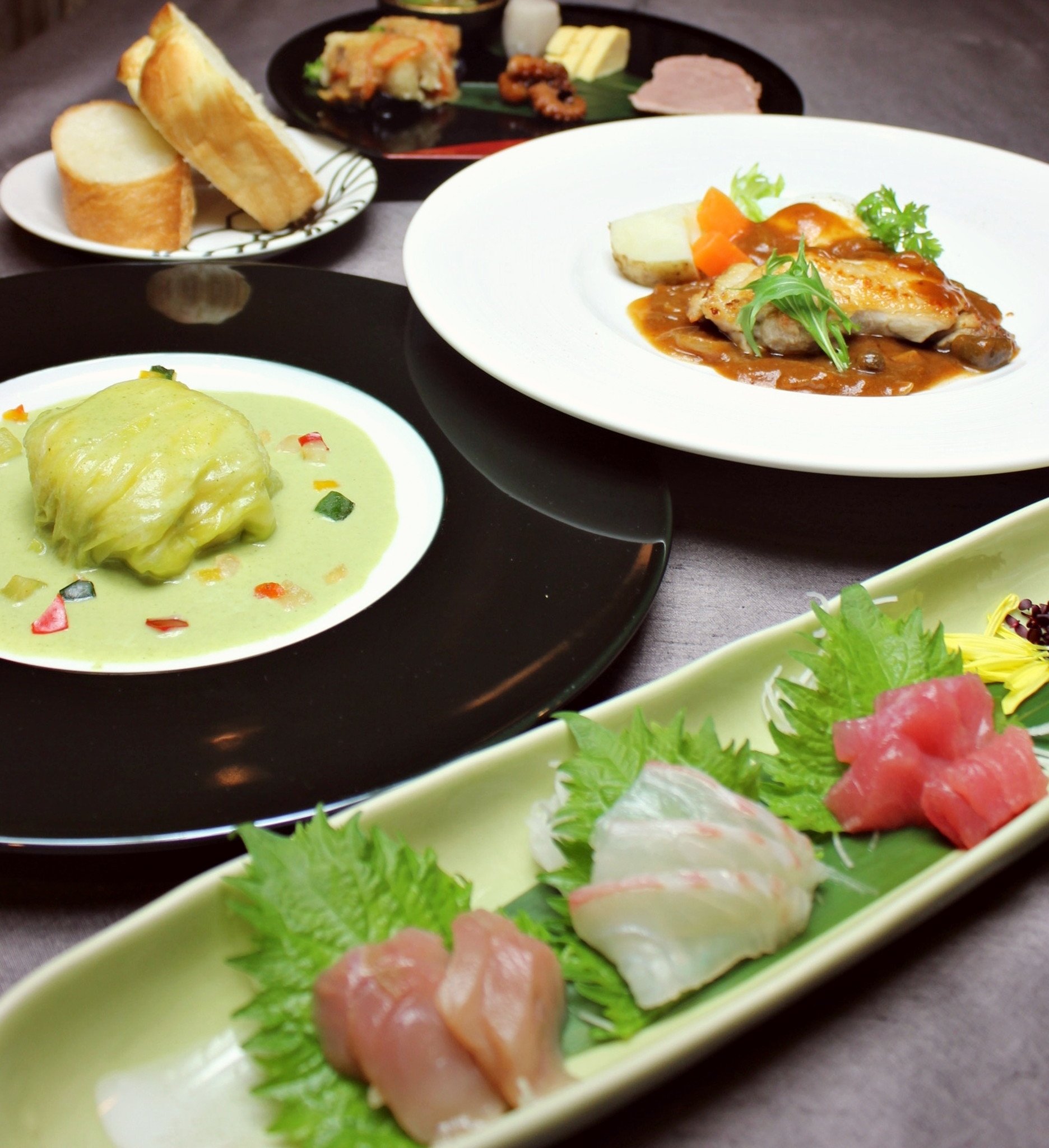 和洋コースのイメージ。旬のお造り盛り合わせ、旬材を使った前菜洋食2品、パン又はご飯。和洋の組み合わせ...