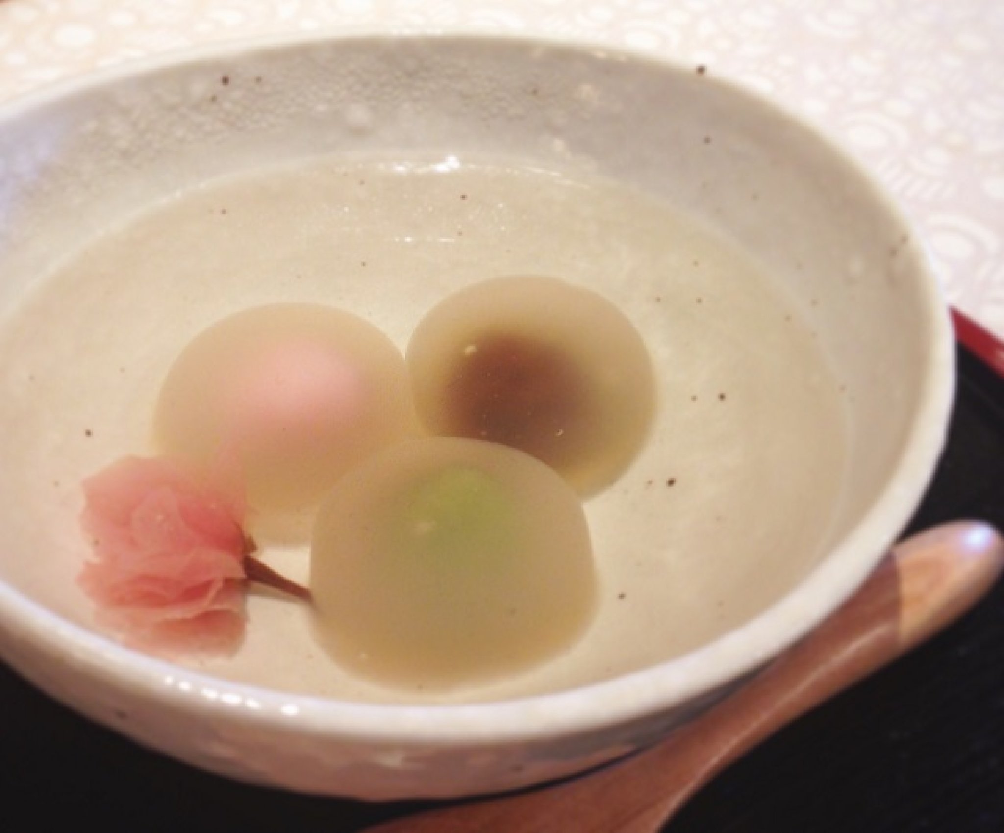 【季節限定】蜜まんじゅう｜新感覚の「温かい水まんじゅう」。オリジナル葛生地に桜・抹茶・珈琲の3種餡を...