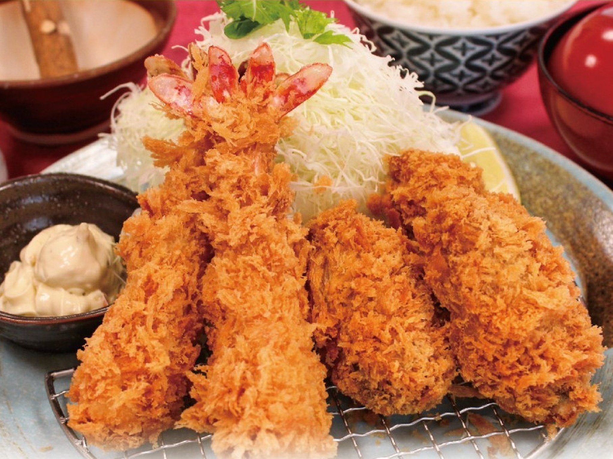 大粒カキフライと海老フライ定食…2,400円｜カキフライと、大きな海老フライが楽しめる定食。他にもカキ・海...