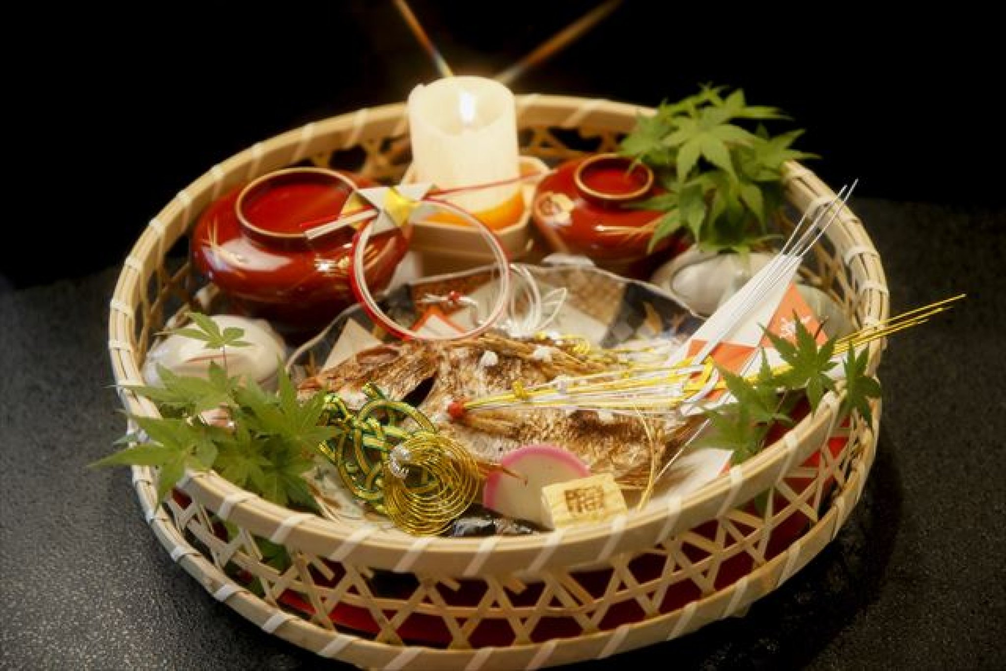 お食い初めにご利用の方には、「祝い膳」と「鯛の尾頭付」を用意。様々なお祝い事から法事法要、接待など大...
