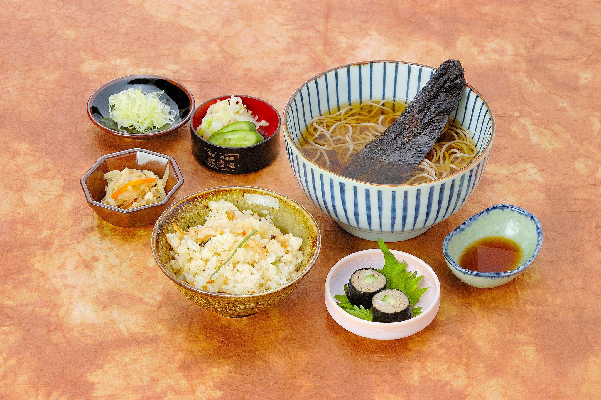京にしん御膳…1,815円｜京にしん(そば・うどん)
一品
一菜
かやくご飯
香の物