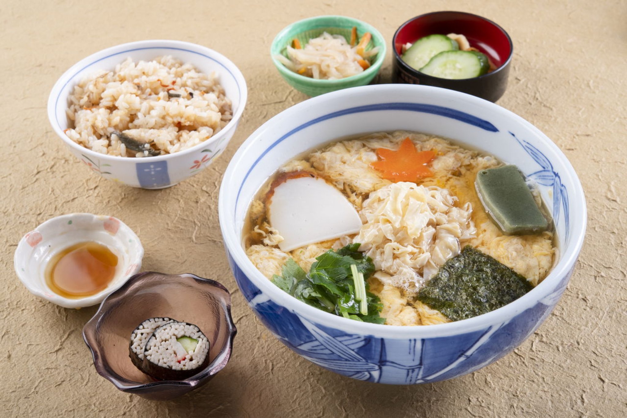 京ゆばとじ御膳…1,760円｜ゆばとじ(そば・うどん)
生ゆば
一品
一菜
かやくご飯
香の物