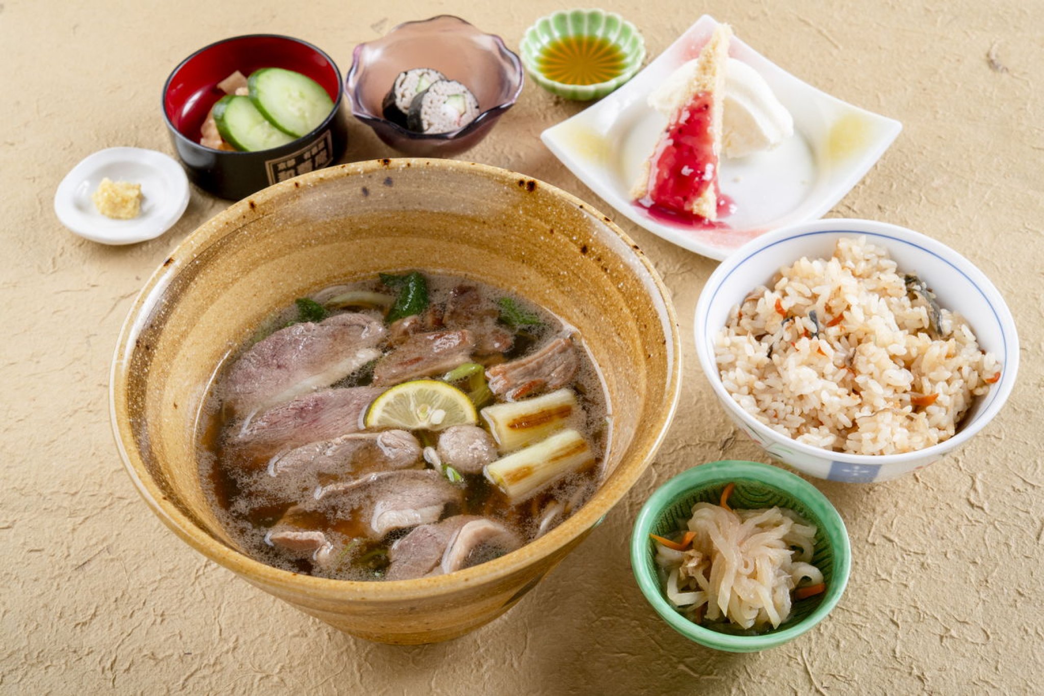 鴨そば御膳…1,980円｜鴨南蛮そば(うどん)
一品
一菜
かやくご飯
香の物
デザート