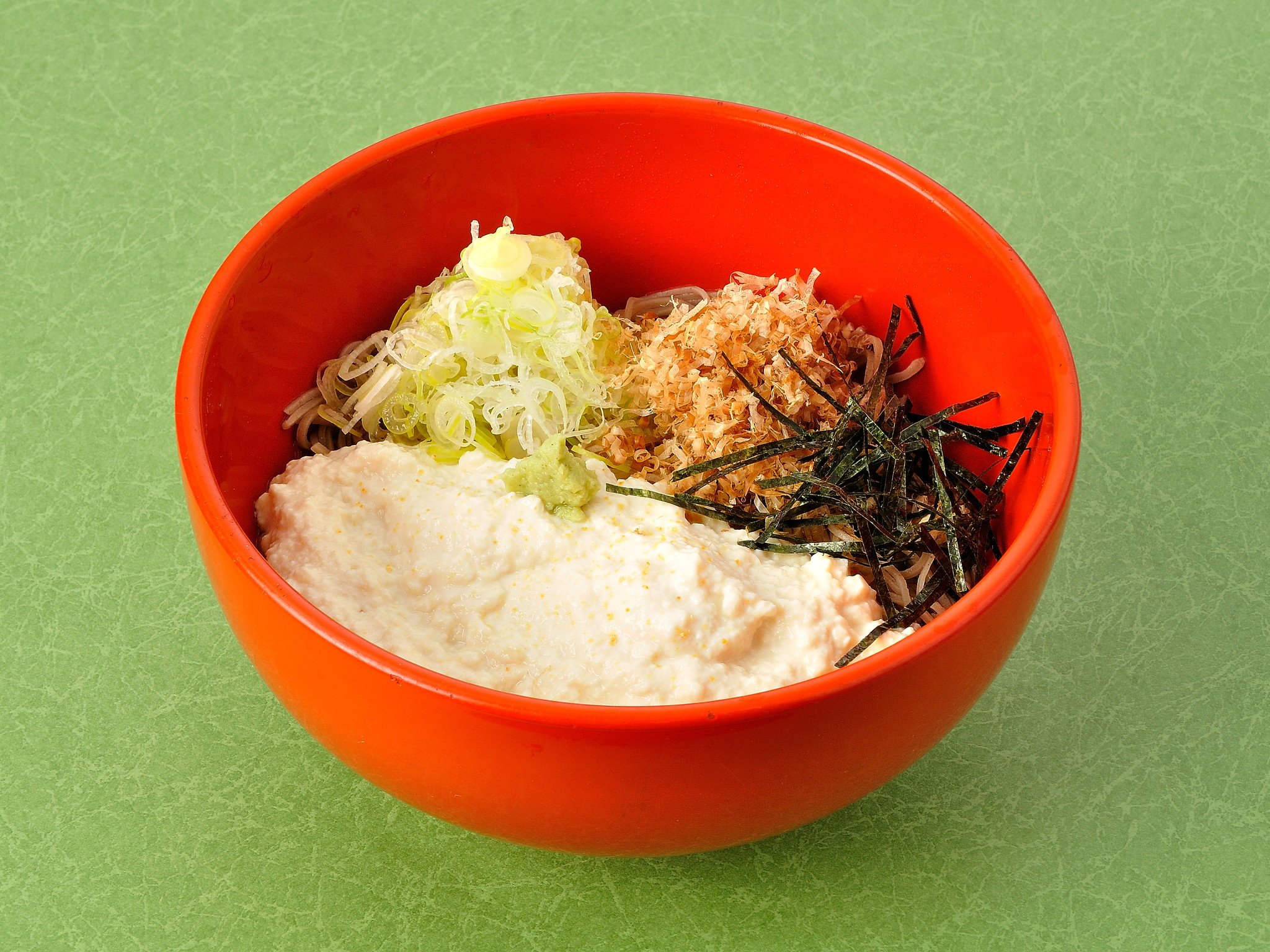 冷やし豆腐そば…1,045円｜地元の美味しい水で作った豆腐を使用。お出汁と豆腐の相性◎。