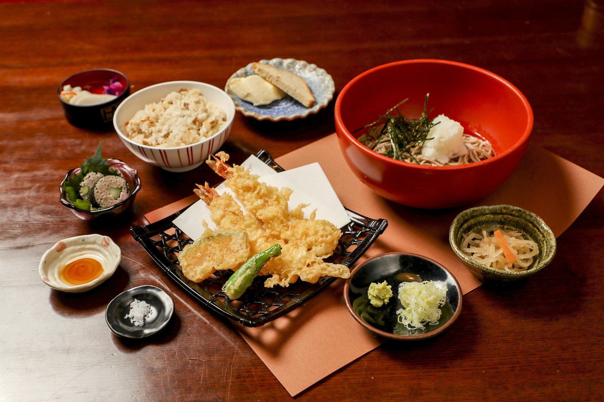 おろし天ぷら御膳…1,925円｜おろし天ぷら(そば・うどん)
一品
一菜
かやくご飯
香の物
デザート