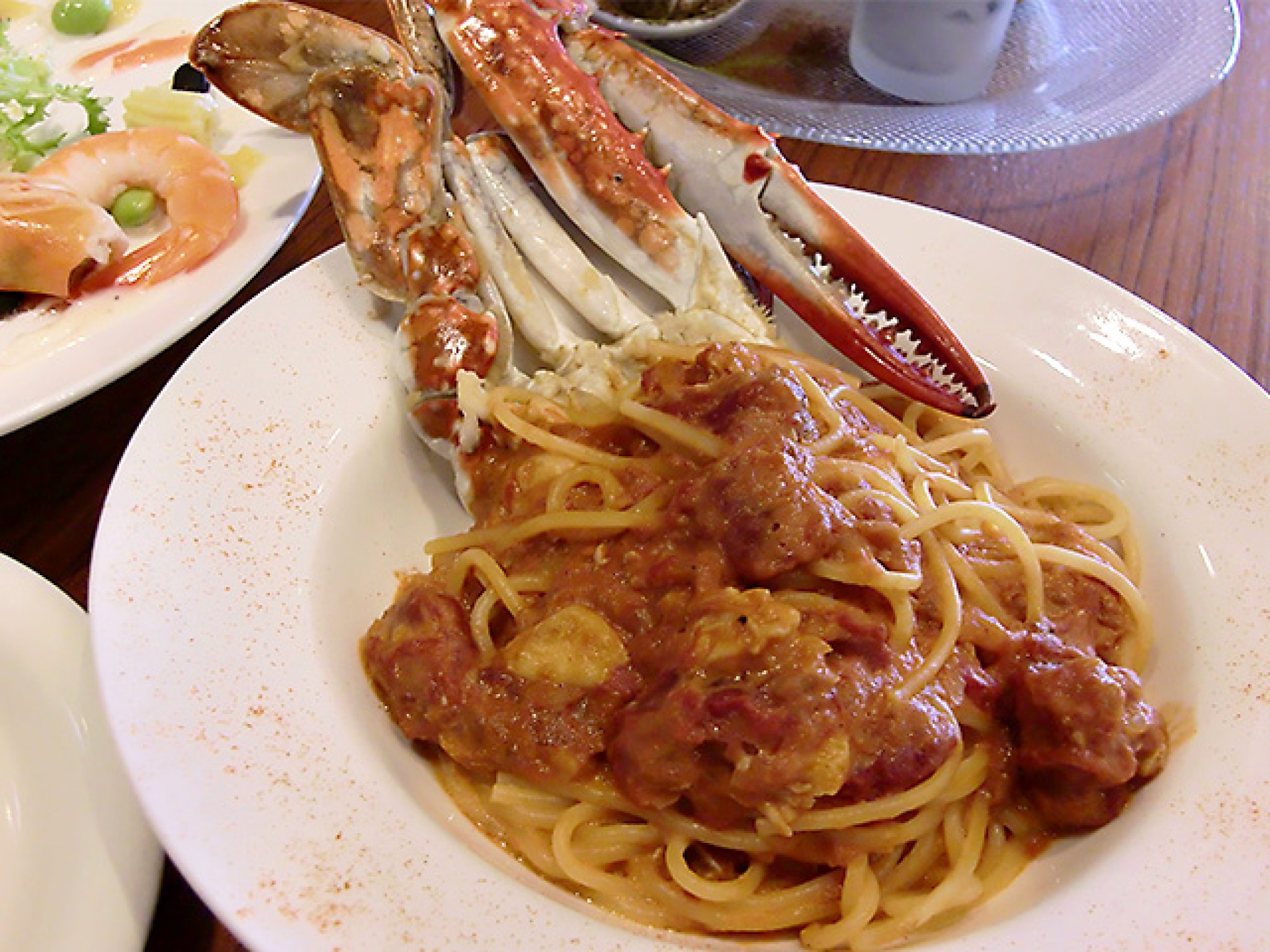 渡りガニのトマトクリームパスタ