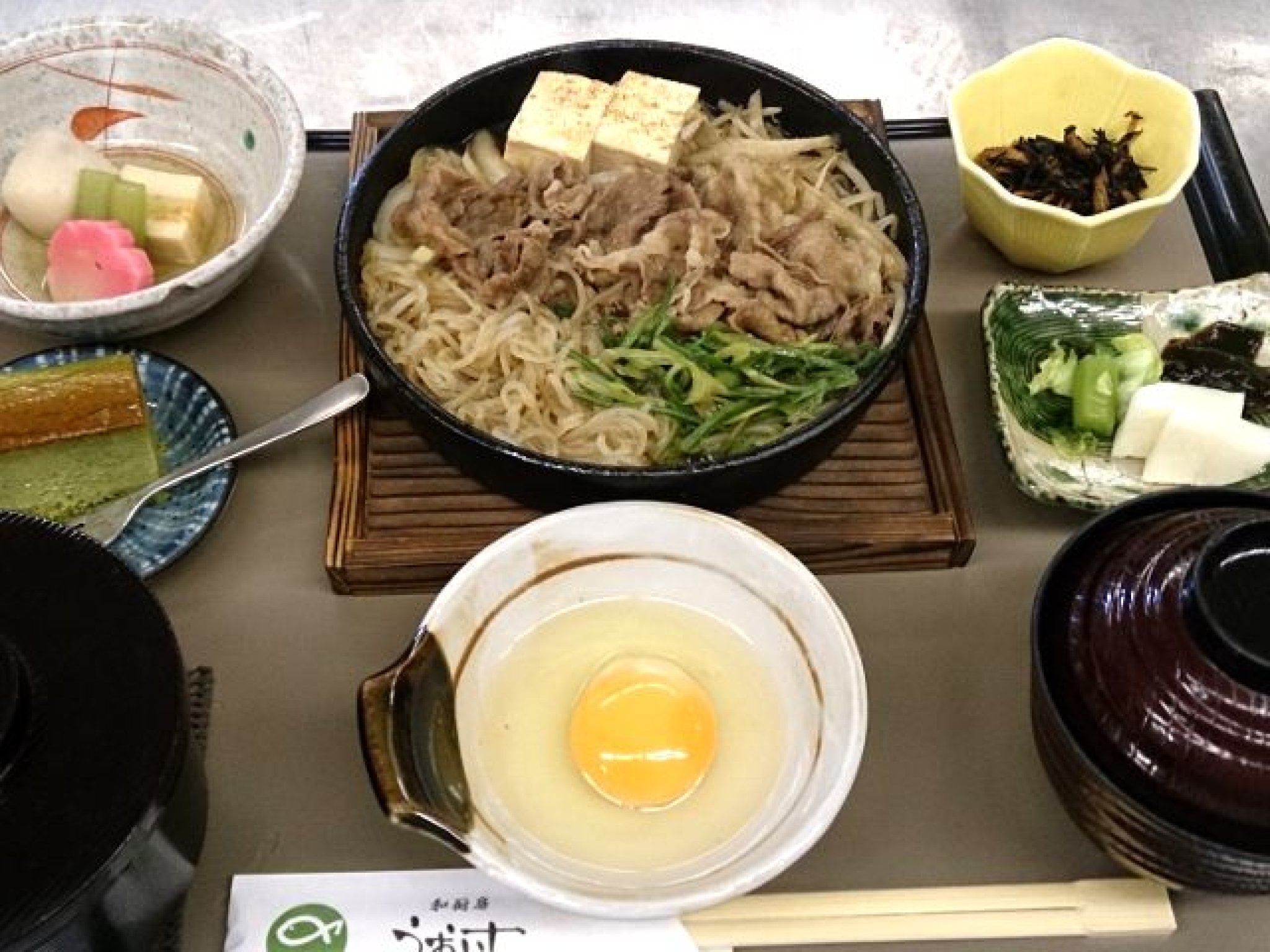 うおいち特製 牛肉すき焼き鍋セット1,850円。