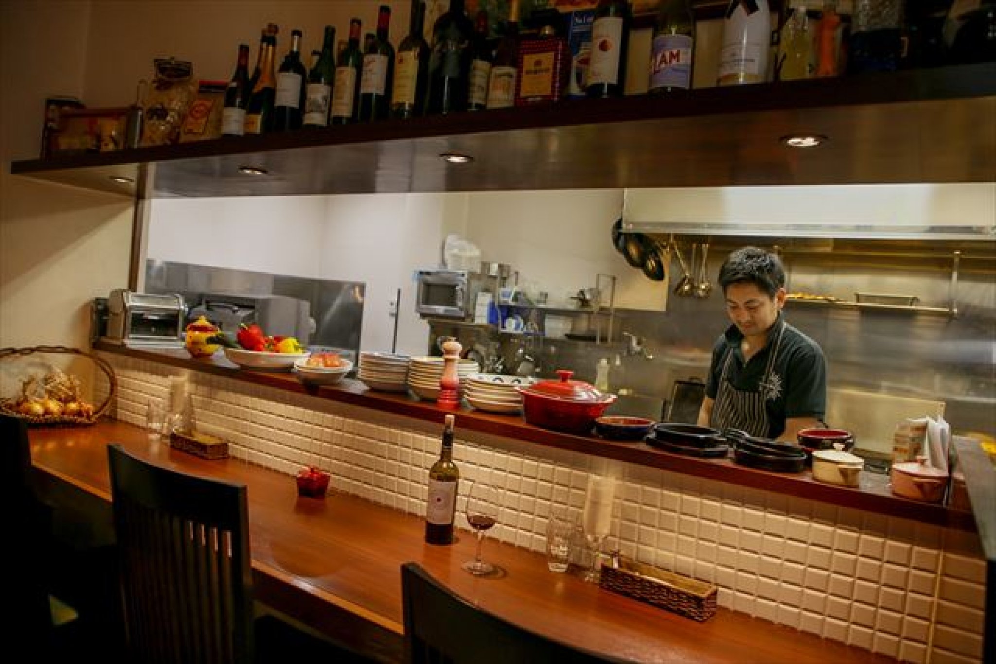 カウンター席でも気軽に本格イタリアン｜おひとりさまでも気軽に利用できるカウンター席もあり。ふらっと訪...