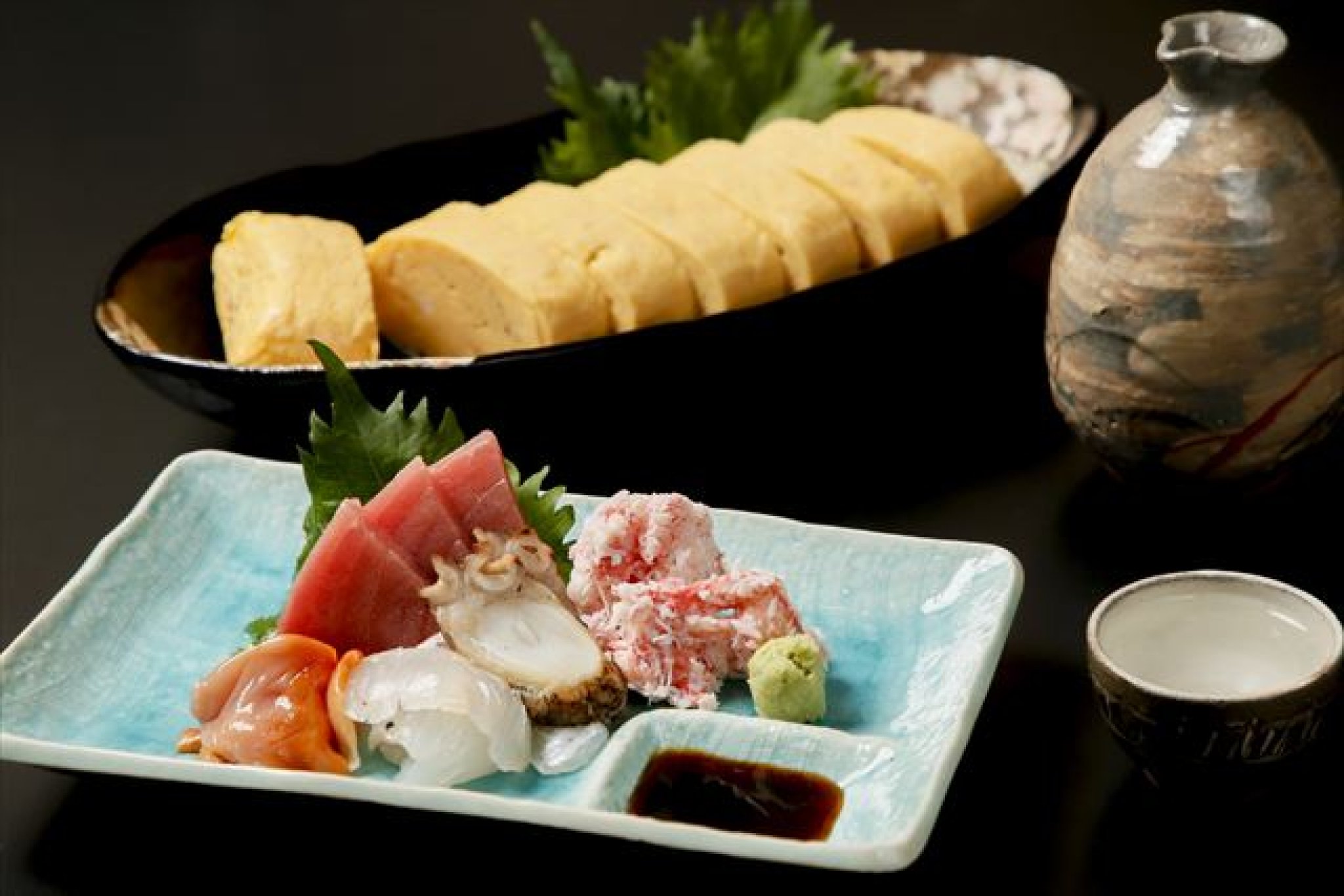 だしまきたまごと刺身盛り｜信頼できる魚屋さんから仕入れる魚はどれも逸品。まずは新鮮なお造りを酒の肴に...