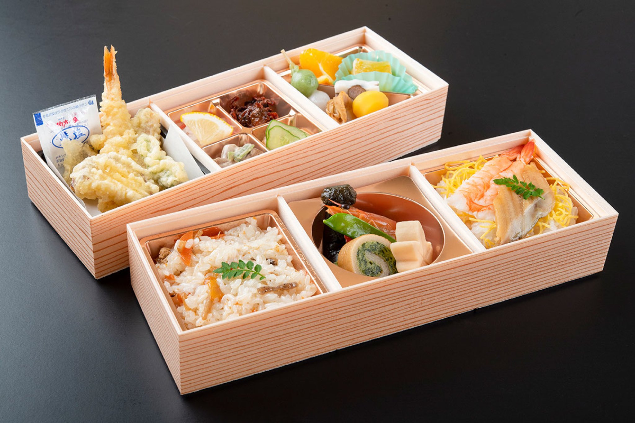 かかみの…3,996円｜品数豊富、様々なお料理を味わえるご自宅でのお祝い事、会社の会議などに最適なお弁当。...