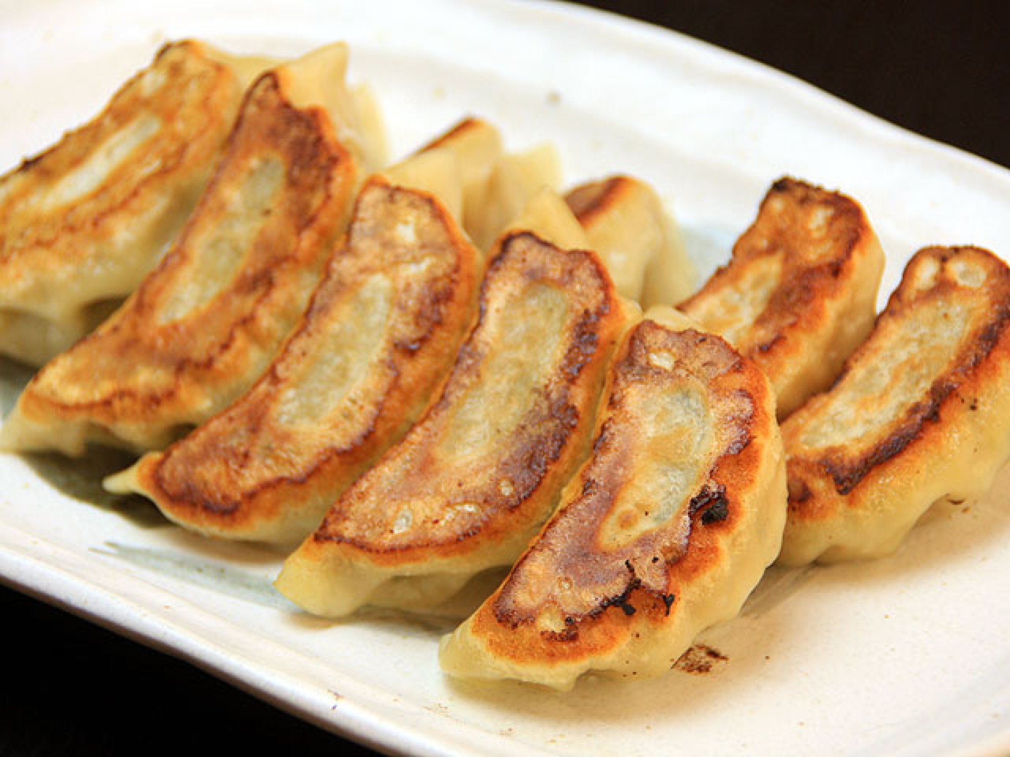 美濃けんとんと国産野菜をたっぷり使った絶品の餃子。